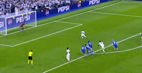 皇马血洗马赛，德利赫特完成帽子戏法