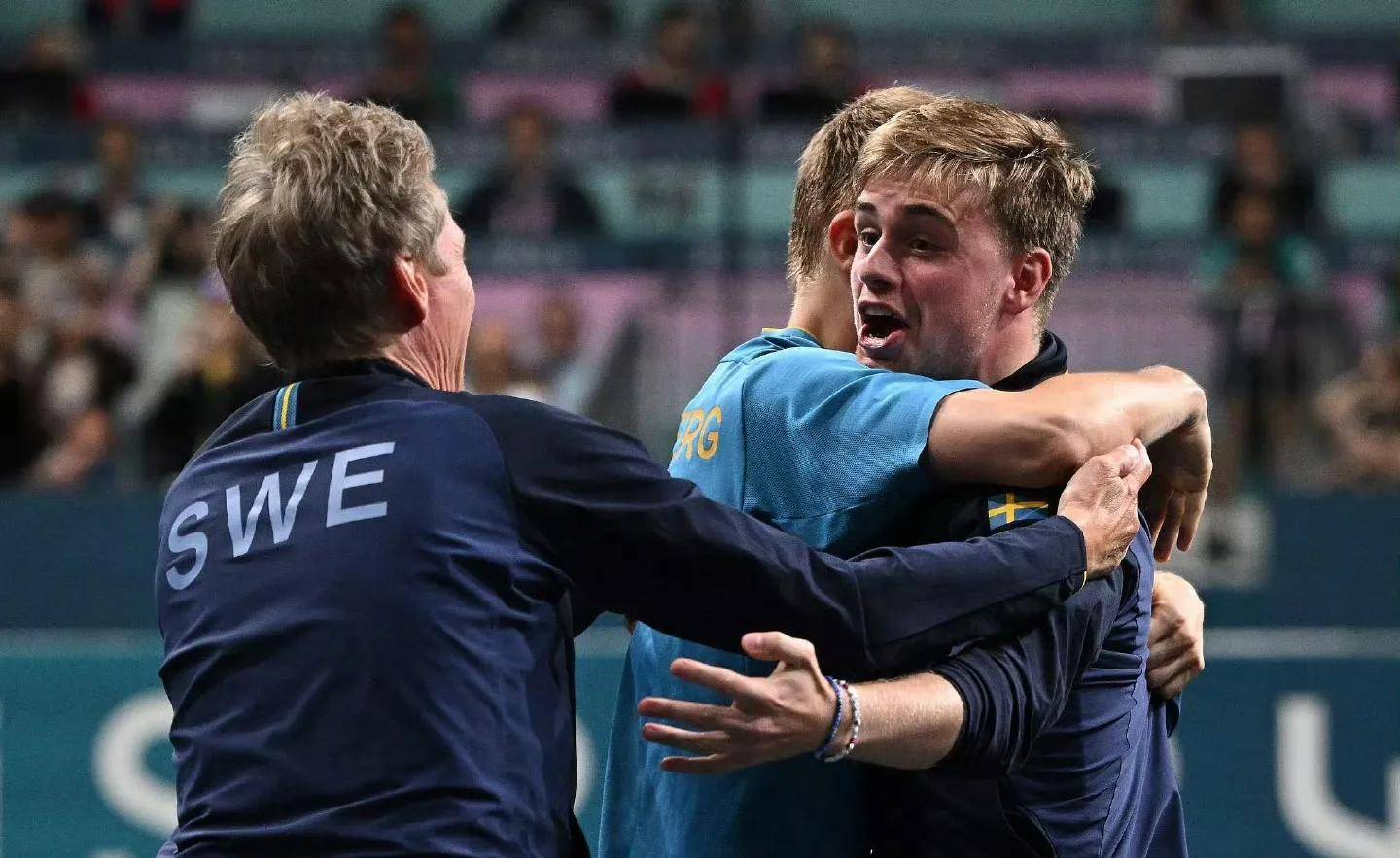 德国队完胜英格兰队，张本智和统治全场的简单介绍