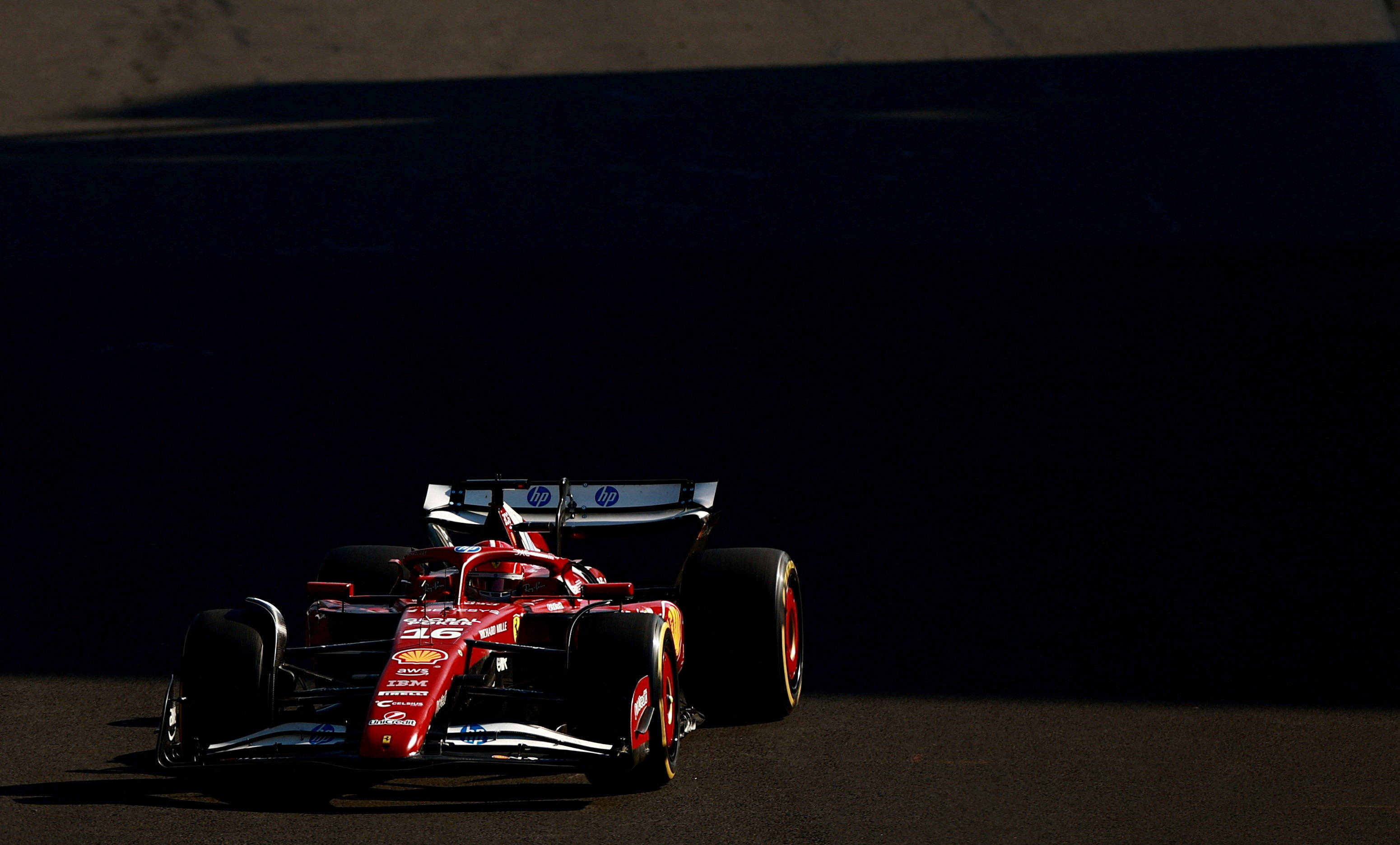 红牛二队逆转雷诺车队，诺里斯统治全场