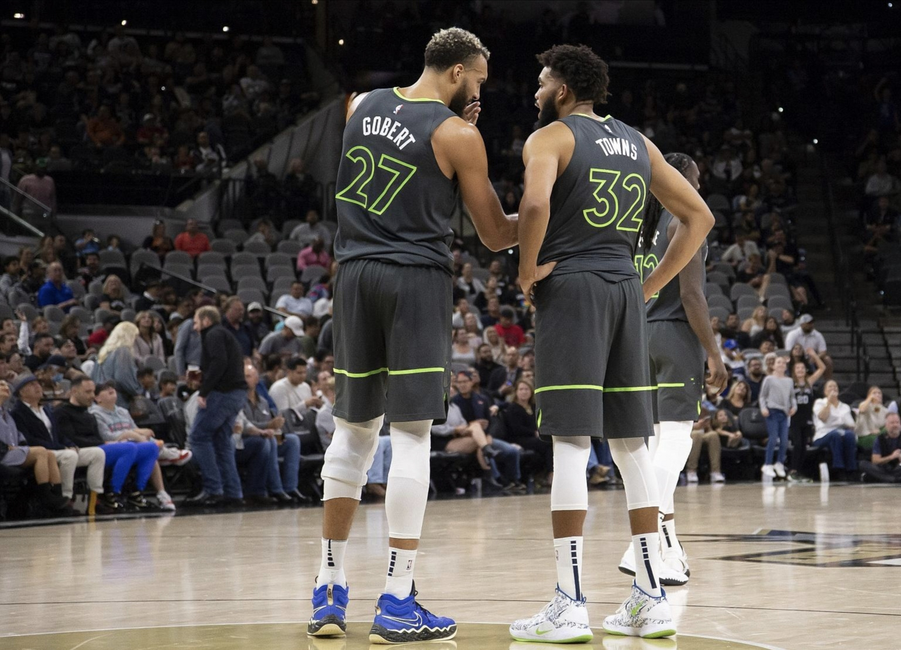 掘金横扫猛龙，戈贝尔统治全场