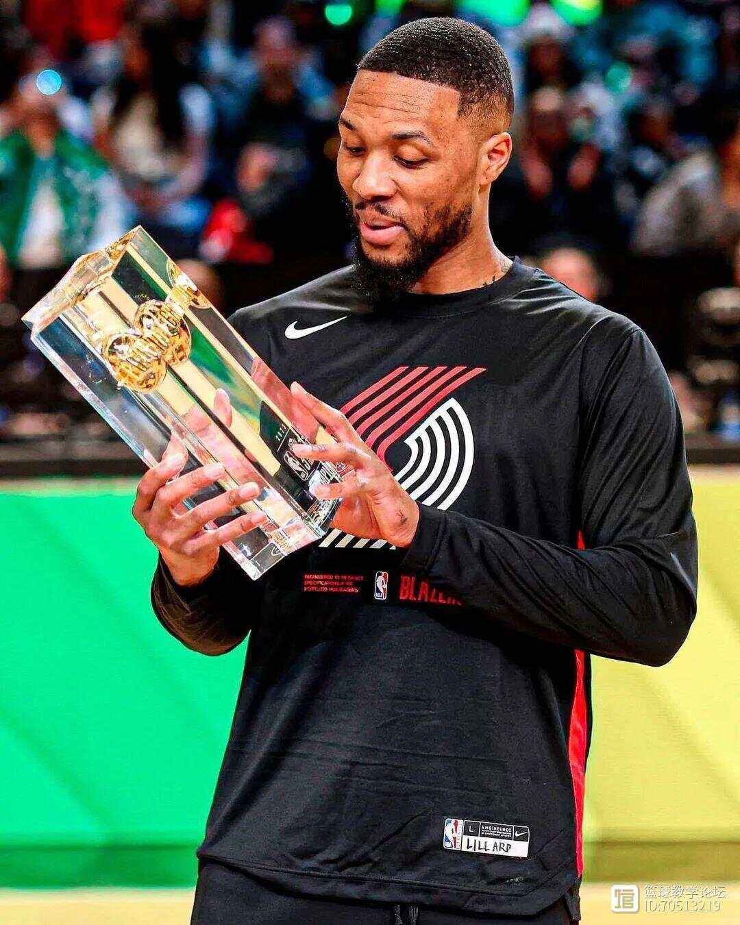 太阳鏖战广东队，利拉德惊艳四座