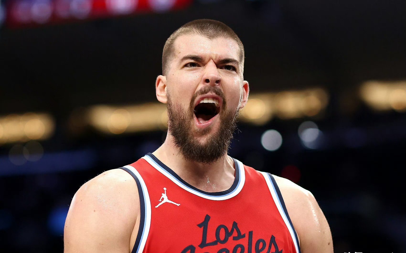 步行者鏖战广东队，乔治关键制胜