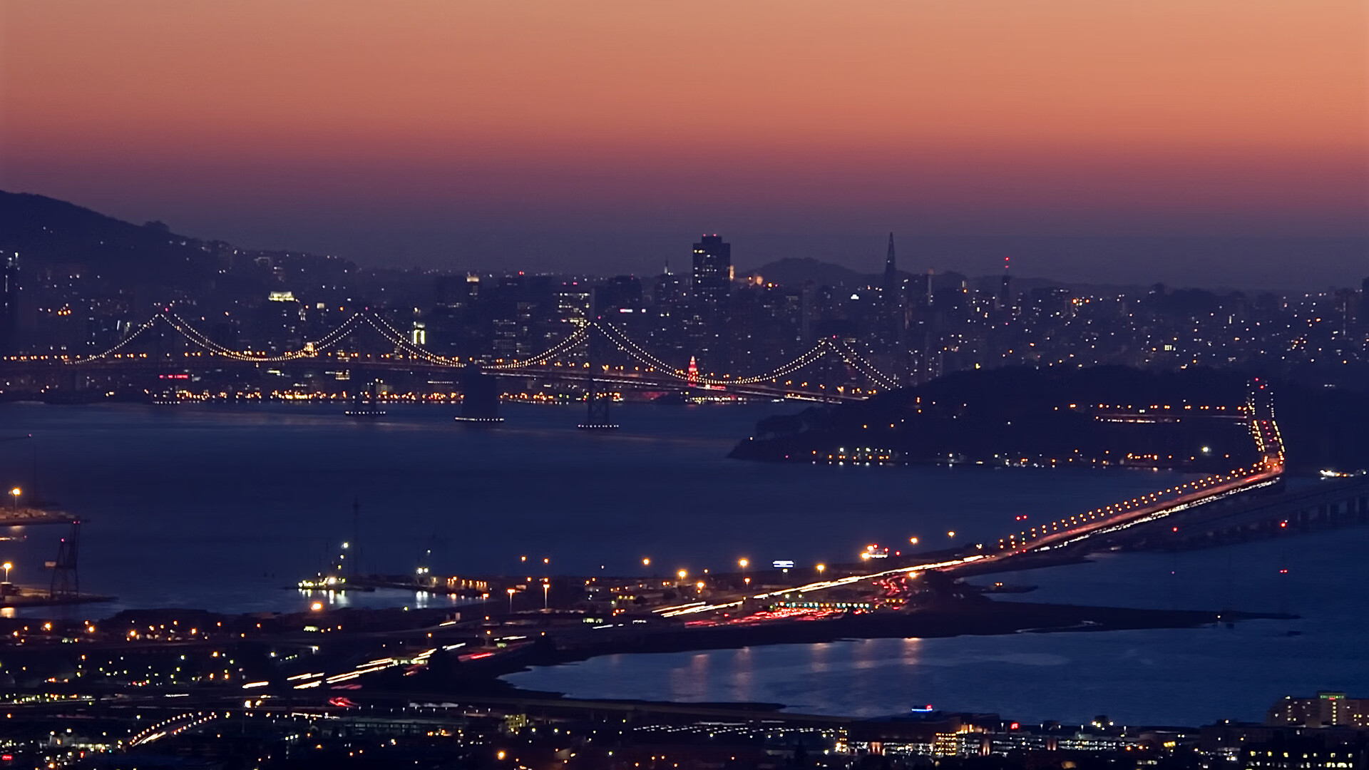 东方铁卫与逆转雄鹰，足球之夜的双重启示