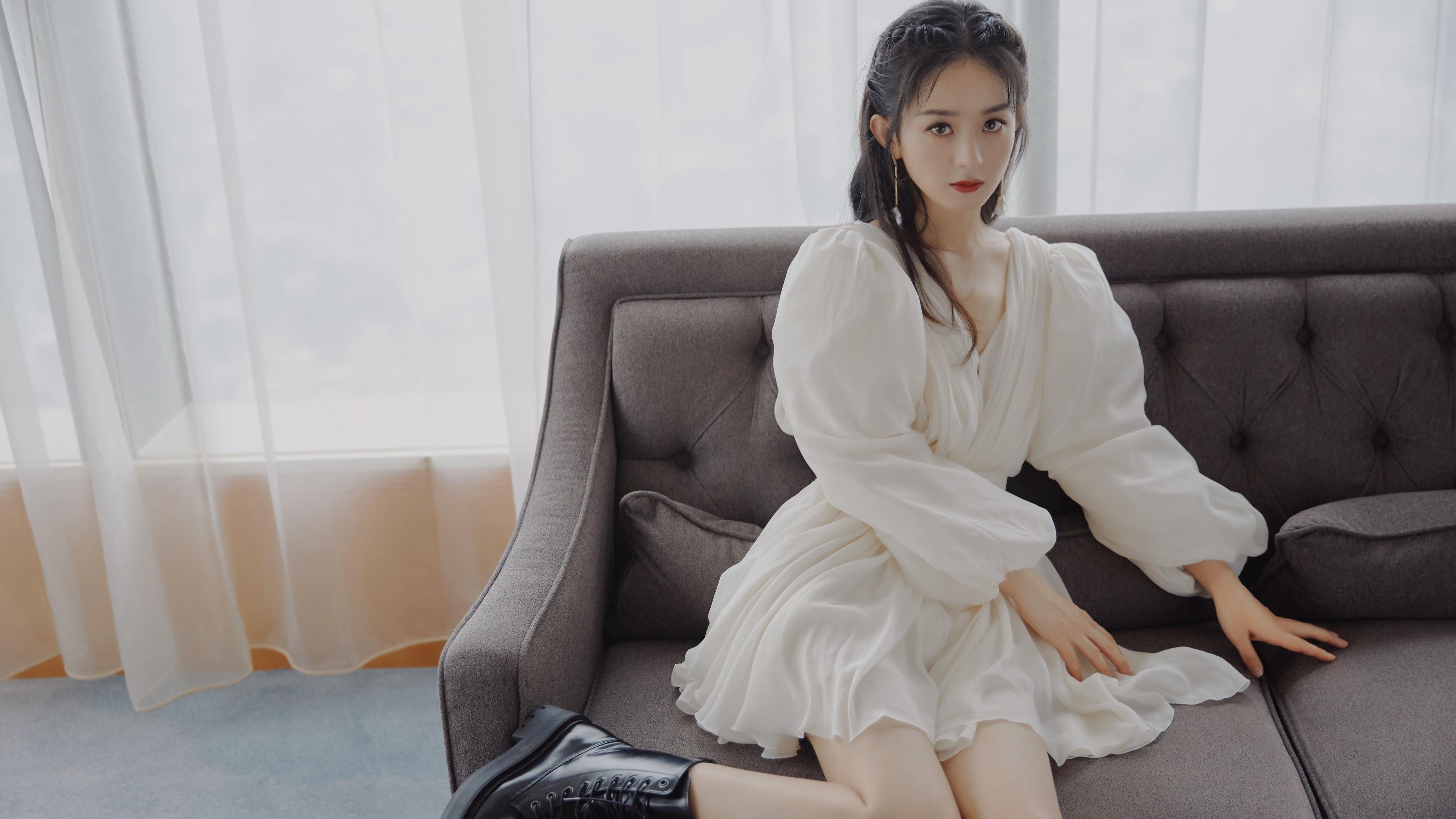 丝绸与钢铁，当马克西用艺术撕碎广厦的防线