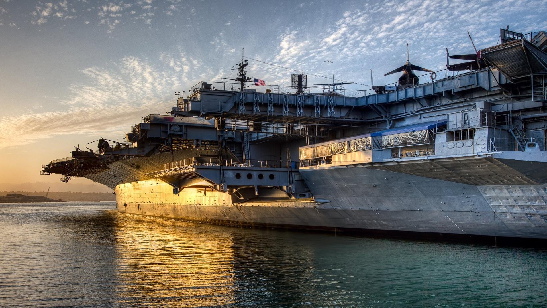 双面超人,霍勒迪横跨篮足赛场的神奇一夜