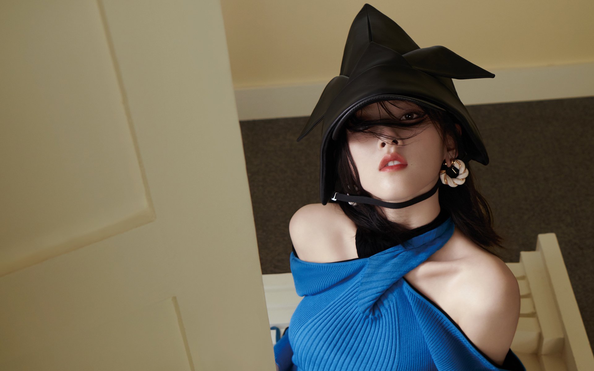 新王登基日,旧主绞杀夜,拉梅洛的疯狂与雄鹿的冰冷宣言