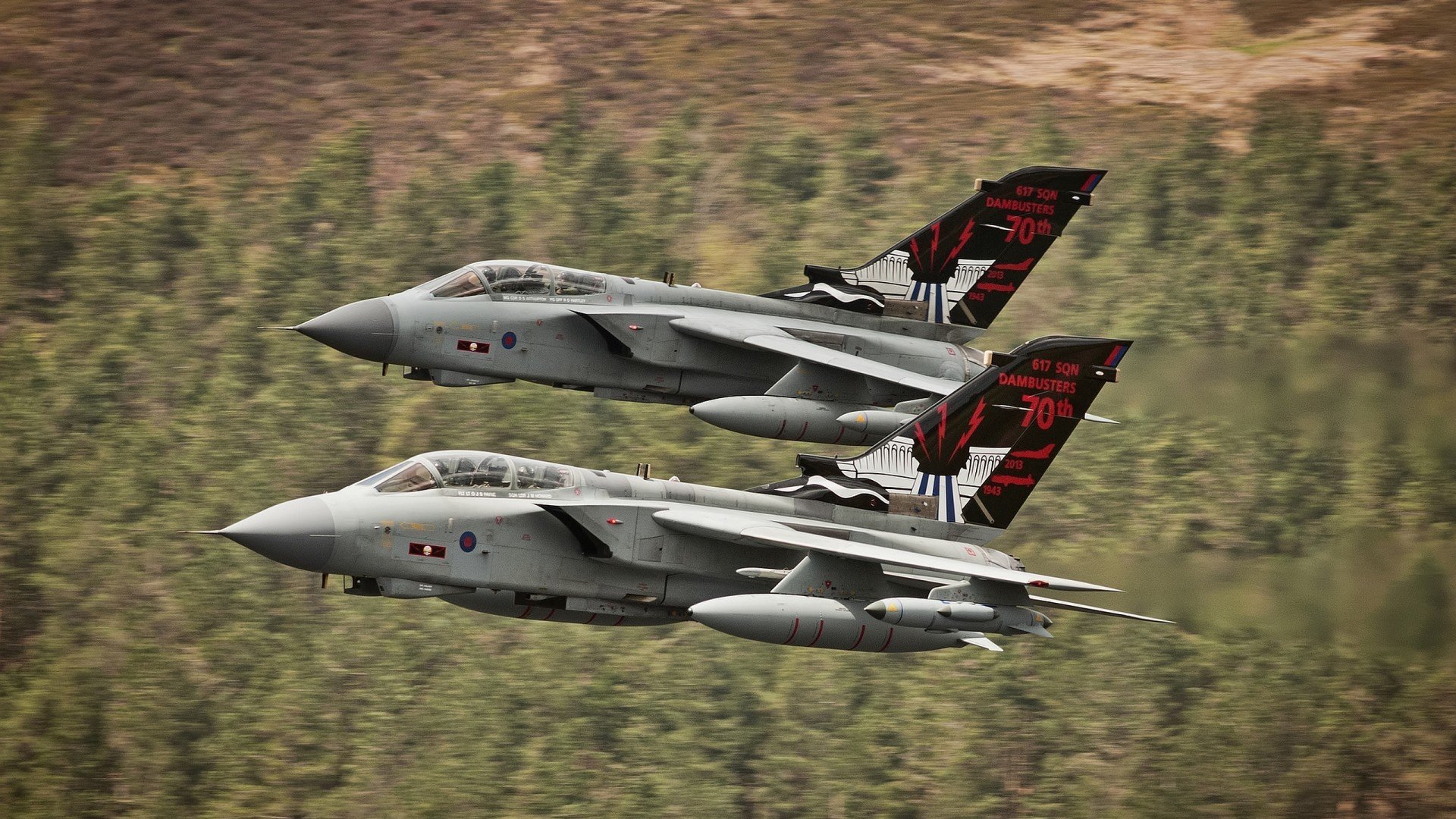 奥亚尔萨瓦尔,从被遗忘的国脚到智利民族英雄