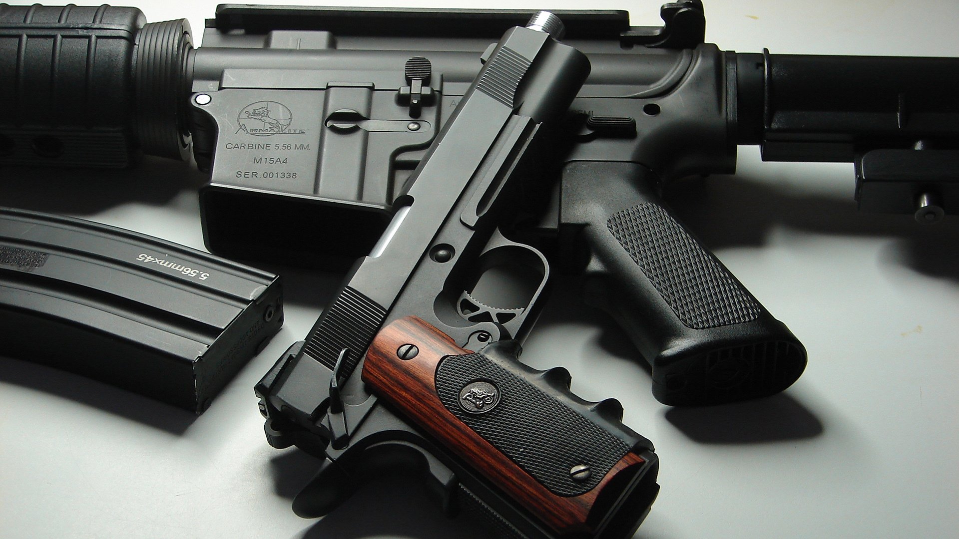 唯一性的双重映照，从恩比德的稳定到马刺的奇迹